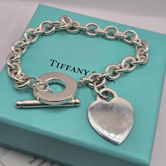Tiffany & Co 💯% Auth Return To Tiffany Heart Toggle Bracelet w/Box ✨EUC✨Sz7.5”✨ - Picture 3 of 6